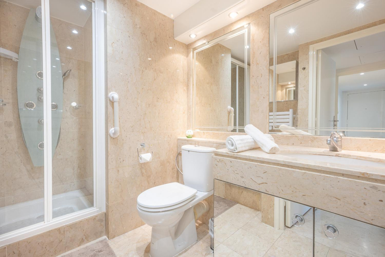 Bathroom 3, Le Parisien by Winsome Destination, Alpes-Maritimes