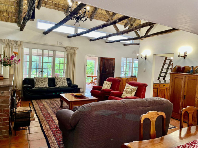 Bedroom 2, Woodcroft, Umgungundlovu