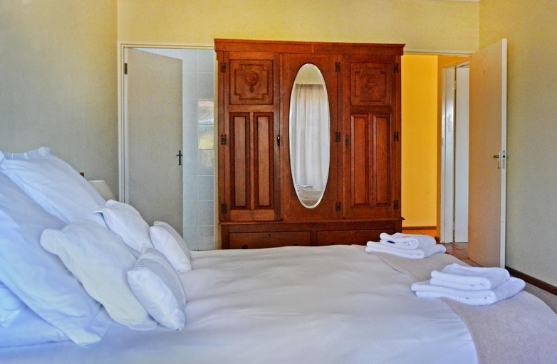 Others 3, Chesham House, Overberg