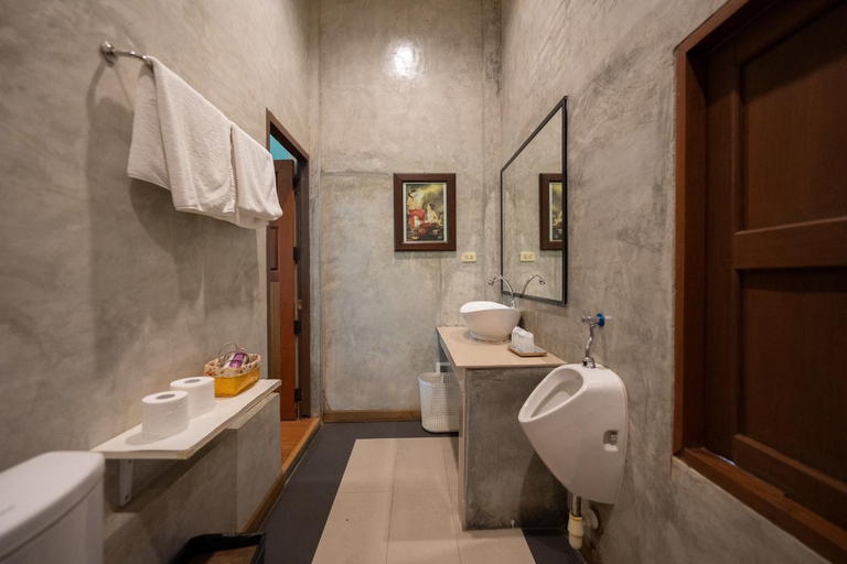 Others 4, Wanmai House, Muang Chiang Mai