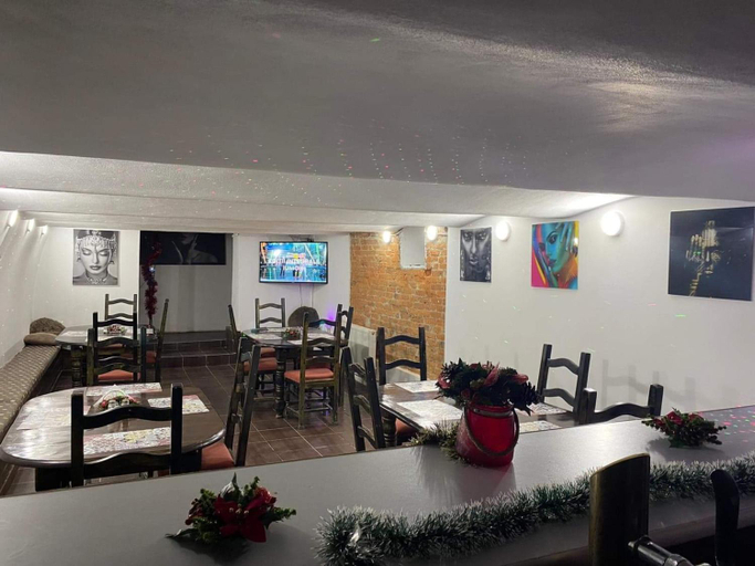 Others 5, Casa Alis, Oradea