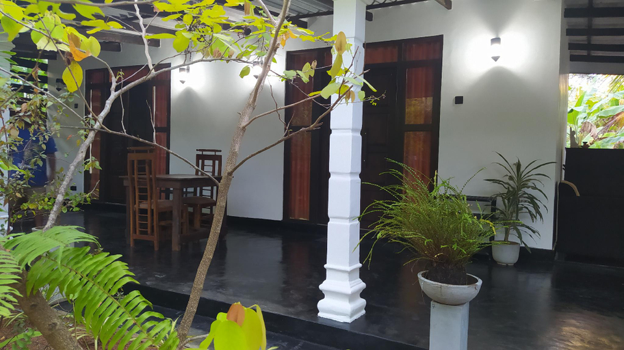 Public Area 2, Yashi's Place Sigiriya, Dambulla