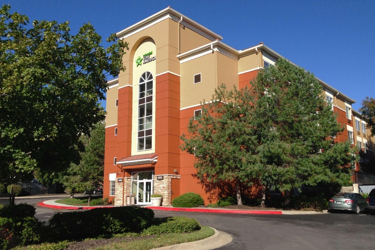Exterior & Views 2, Extended Stay America Suites Kansas City Country Club Plaza, Jackson