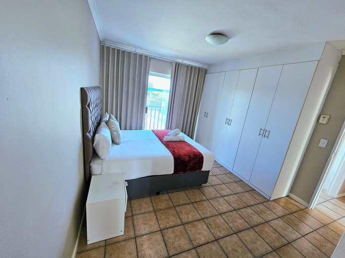 Others 4, Bayside Terraces by Tanaka Kingdom, City of Cape Town