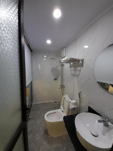 Bathroom 1, Thung lung xanh Trang An, Hoa Lư