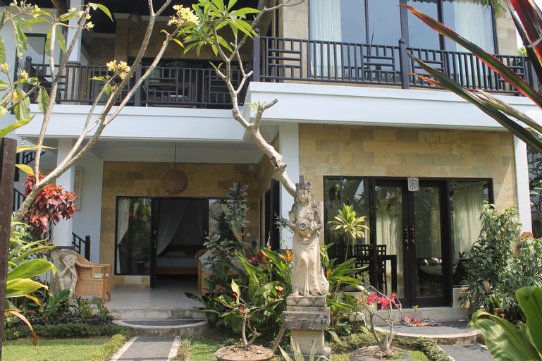 Exterior 9