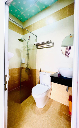 Bathroom 3, Binh Duong-Da Lat Hotel, Đà Lạt