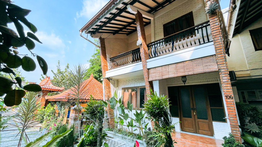 Exterior 8