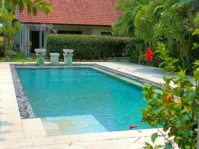 Swimming Pool 12