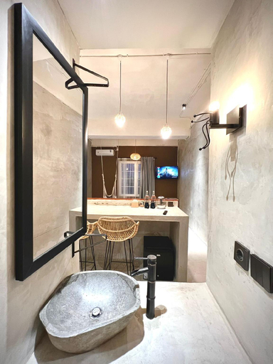 Bathroom 12
