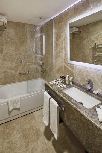 Bathroom 5, Ramada Resort by Wyndham Kazdaglari Thermal and Spa, Edremit