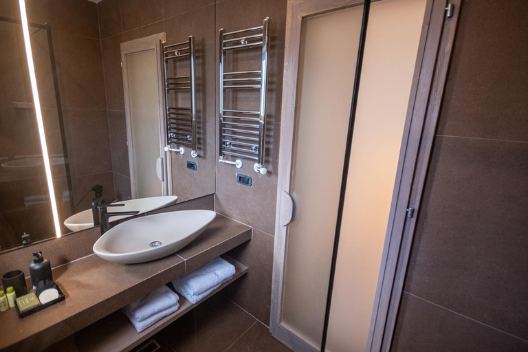 Bathroom 3, Bloom Suites, Priština