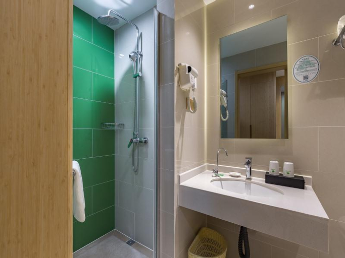 Bathroom 14