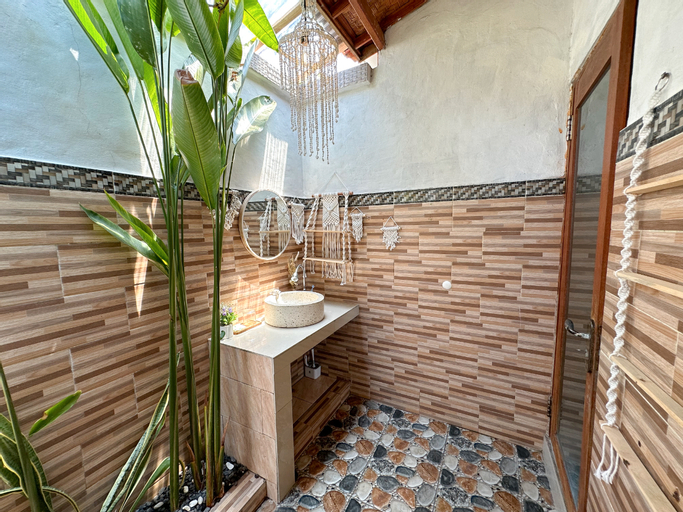 Bathroom 29