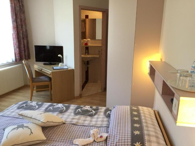 bedroom 6
