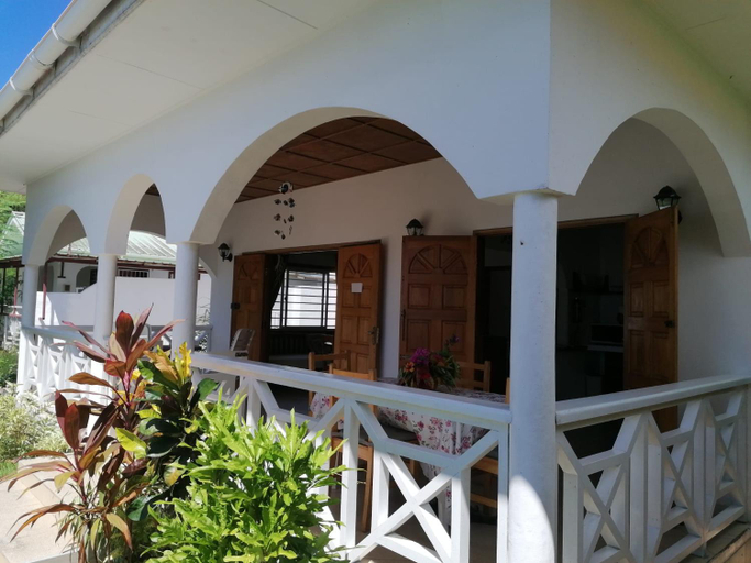 Others 4, Maison de Vacanze