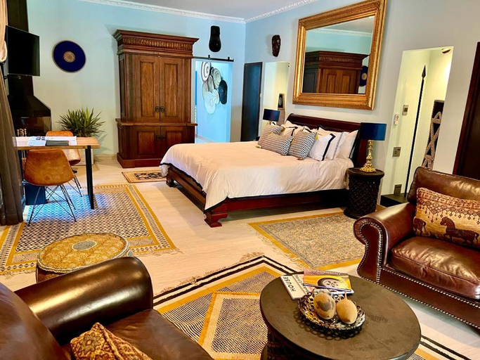 Bedroom 3, Forty 4 On Hoog, Capricorn