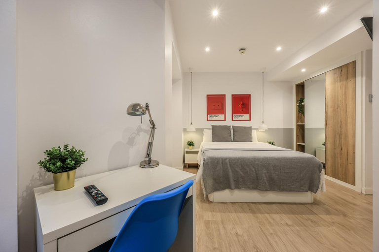 Bedroom, AmazINN Places Blasco de Garay 113, Madrid