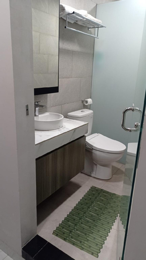 Bathroom 8