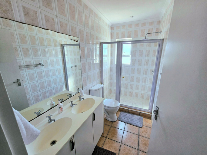 Others 5, Bayside Terraces by Tanaka Kingdom, City of Cape Town