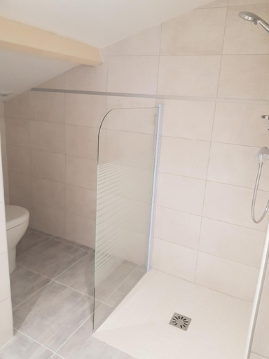 Bathroom 4, Domaines des confines, Vaucluse
