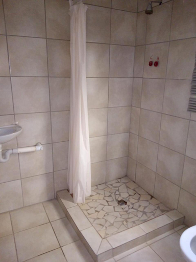Bathroom 3, Rayon guesthouse, Mopani
