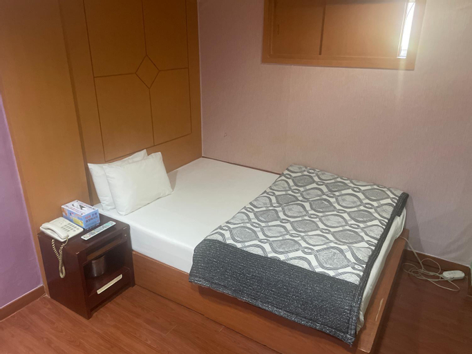 Grace Motel, Dongjak