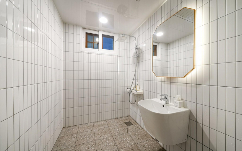 Bathroom 5, Jungseong Hotel Munhyeondong Busan, Nam