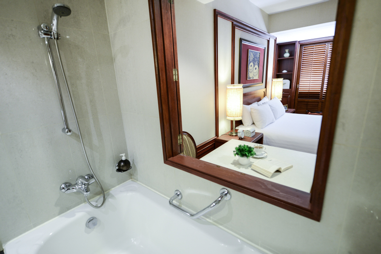 Bathroom 7