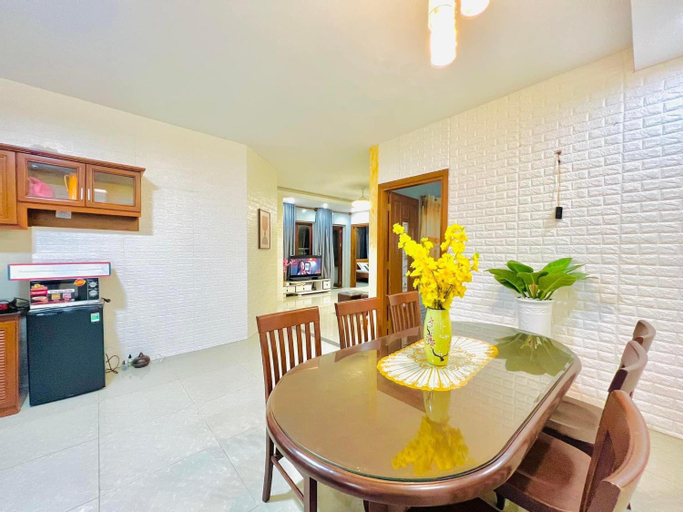 Dining Room 4