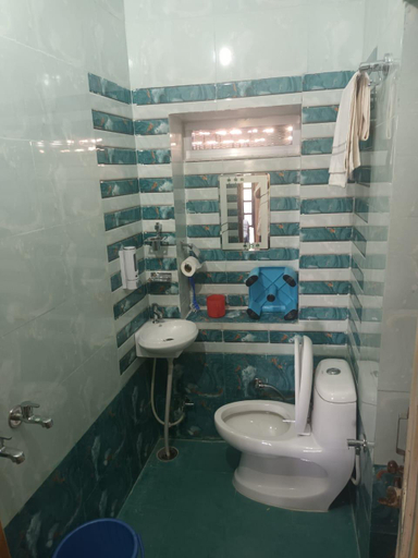 Bathroom, Jakhira Heritage Village Home Stay , Sajara, Jodhpur