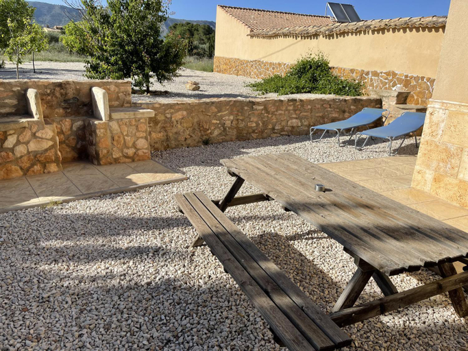 Others 5, Grapevine Manor, Alicante
