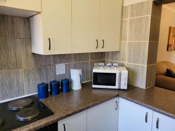 Others 5, 29B Zebra Street - InHimwe Guesthouse, Capricorn