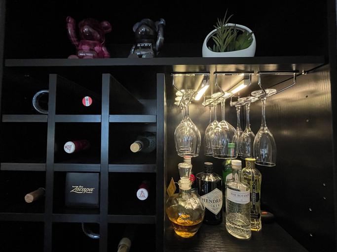 Food & Drinks, Eaton Center Suites & Towers, Toronto