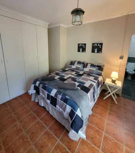 Bedroom 1, 29B Zebra Street - InHimwe Guesthouse, Capricorn