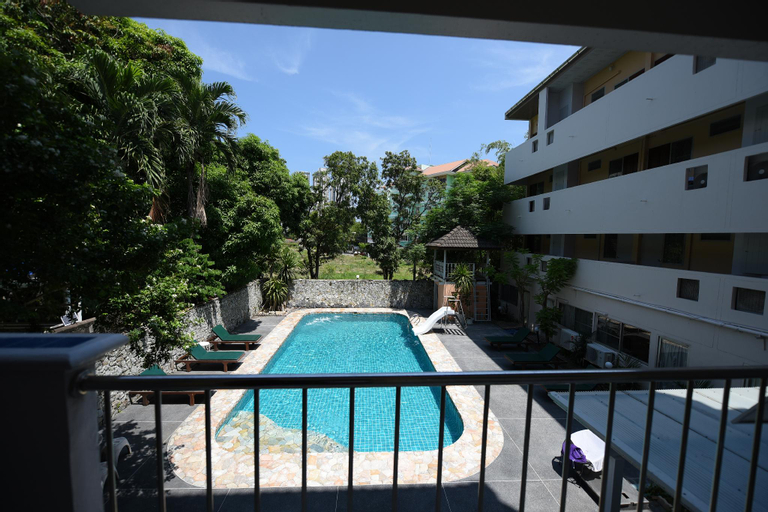 Swimming Pool 8