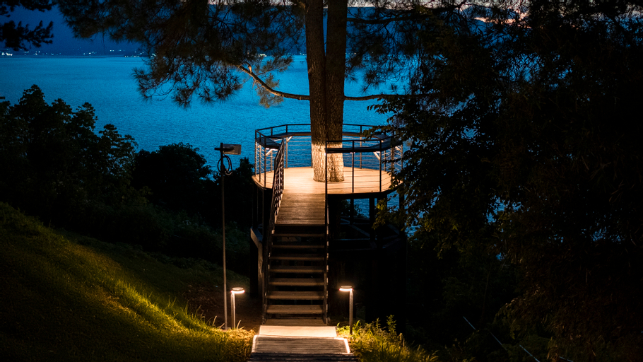 Exterior & Views 7
