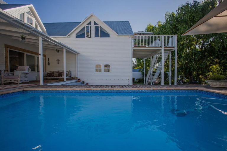 Others 4, Riverside Country House, Overberg