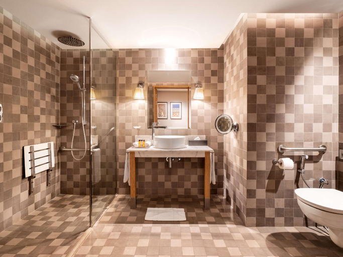 Bathroom 4