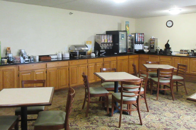Food & Drinks 2, Quality Inn & Suites Alexandria, Douglas