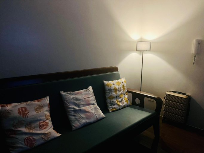 Others 5, Air Residence- Makati, Makati City