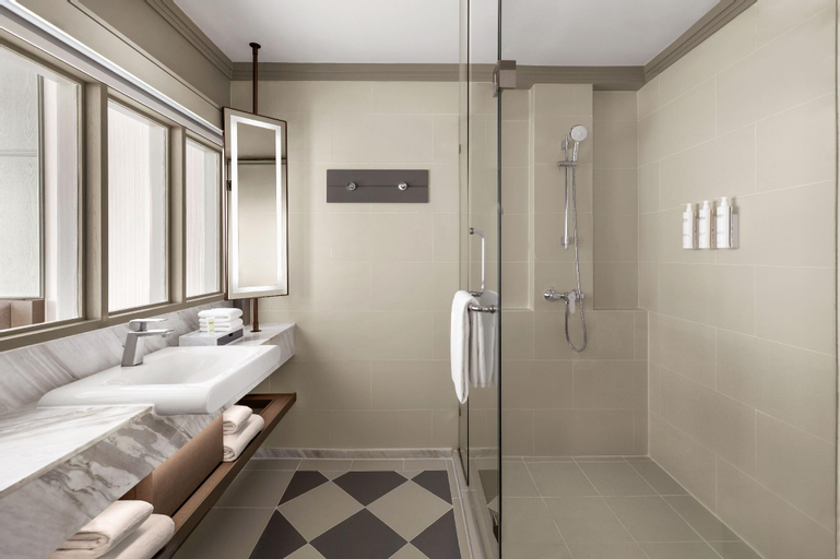 Bathroom 14