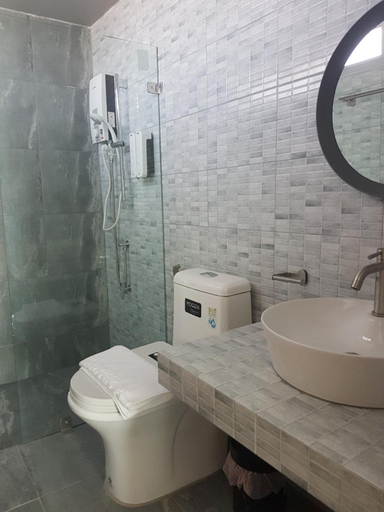 Bathroom 4, Mon-Dee Mini Hotel, Muang Nan