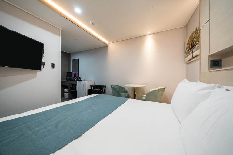 Bedroom 17
