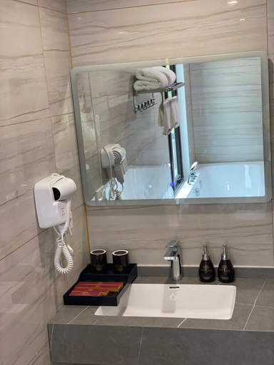 Bathroom 3, Luxtel Hotel Ngoại Giao Đoàn, Từ Liêm