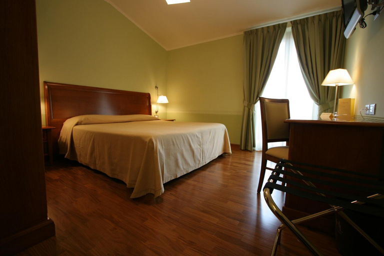 Bedroom 3, HOTEL L' ANFORA, Chieti