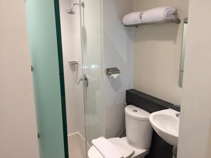 Bathroom 7