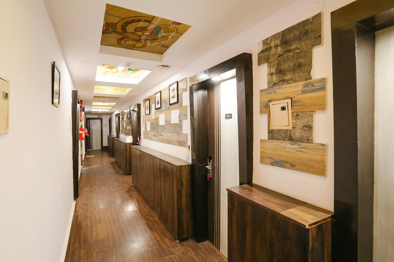 Public Area 2, FabHotel Veetara, Delhi