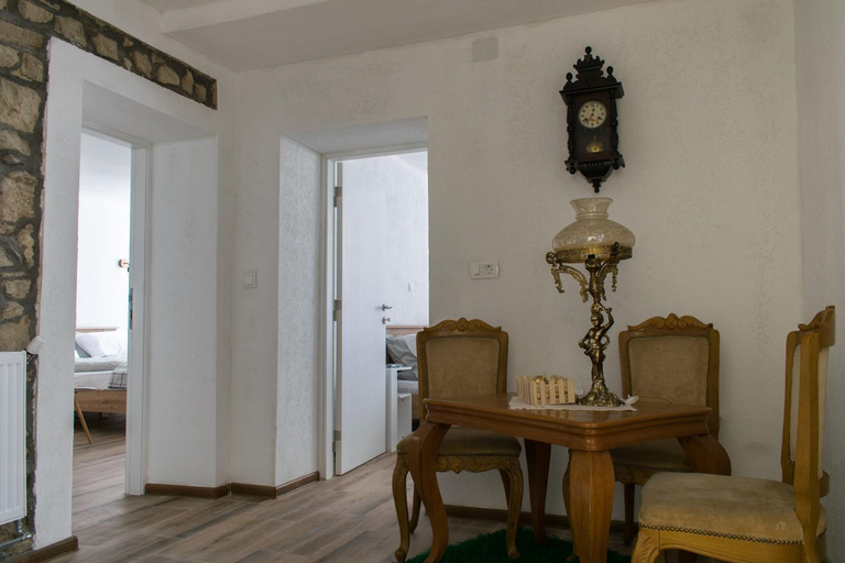 Others 5, Casa al Tagas