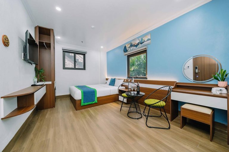 TOMMY HOTEL, Cát Hải